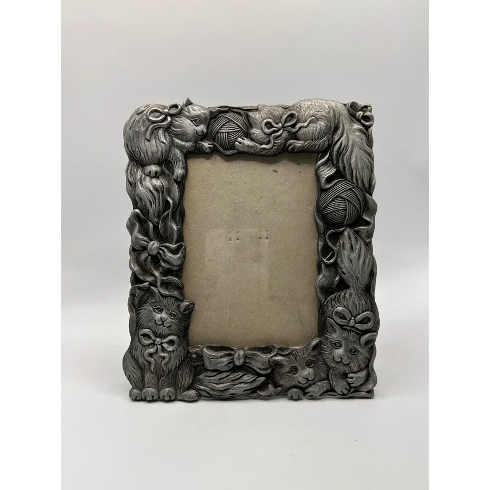 Vintage Pewter Tone Cat and Yarn Metal Picture Frame Ornate 3.5x5 Photo Frame