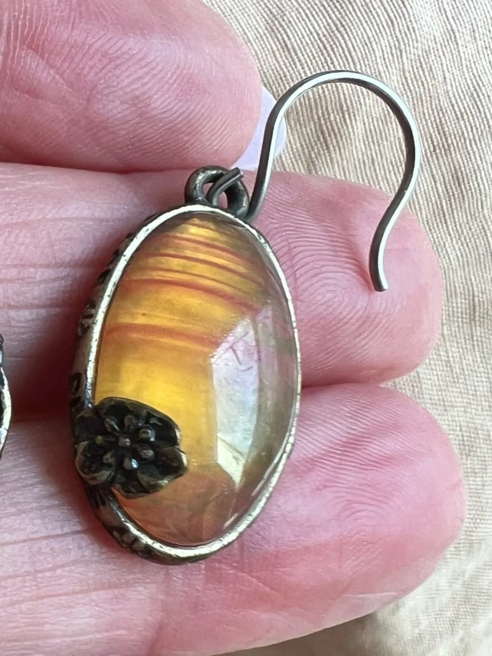 Unbranded elegant oval