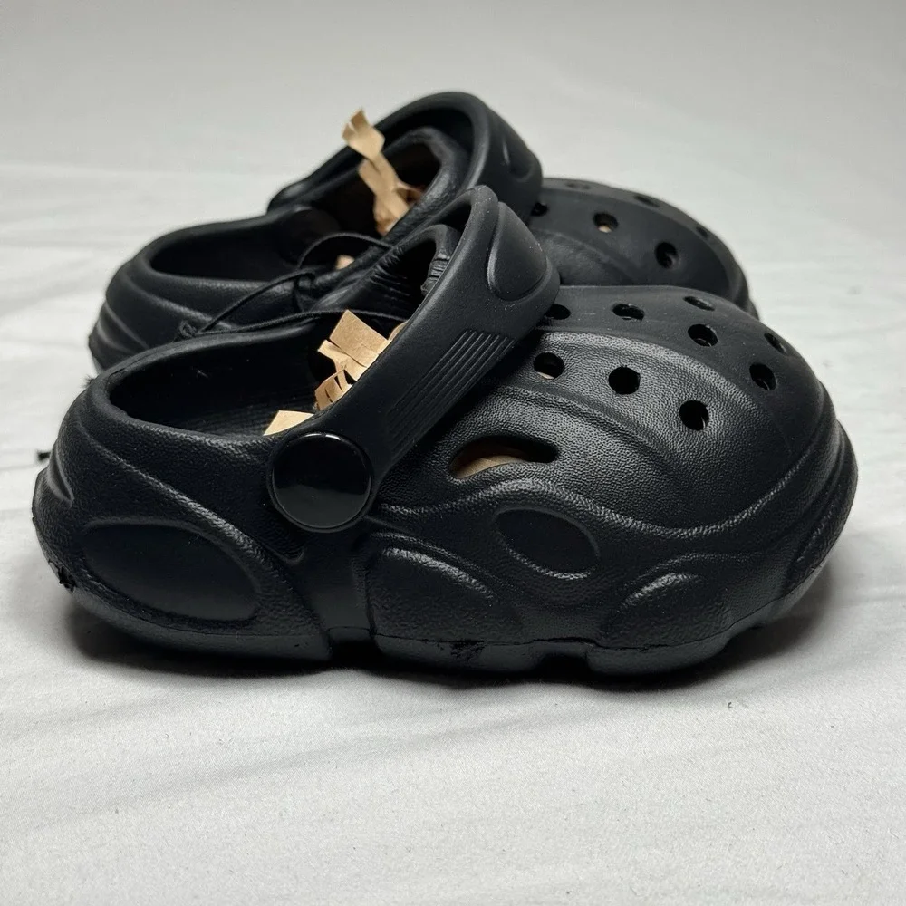 Cape Clogs brand new