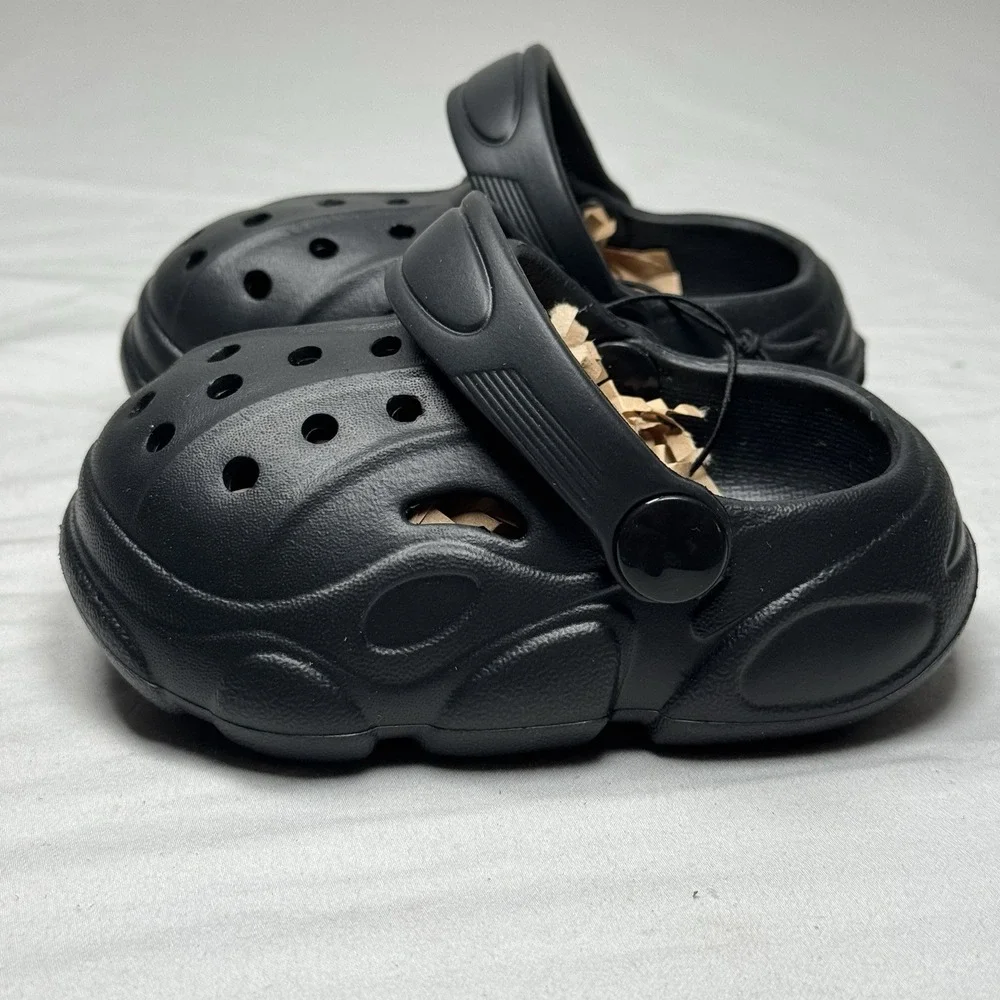 Cape Clogs brand new