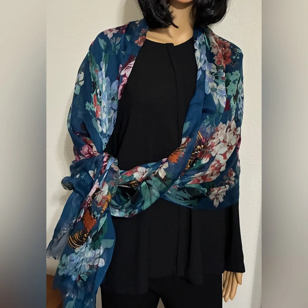 N/A elegant navy