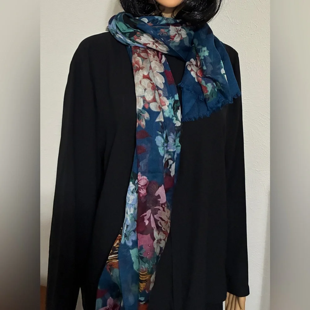 N/A elegant navy