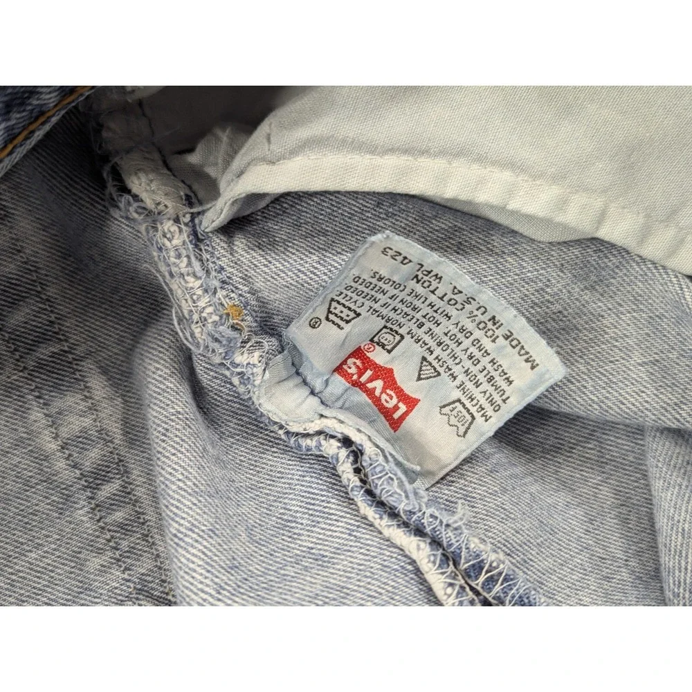 Levis several rips