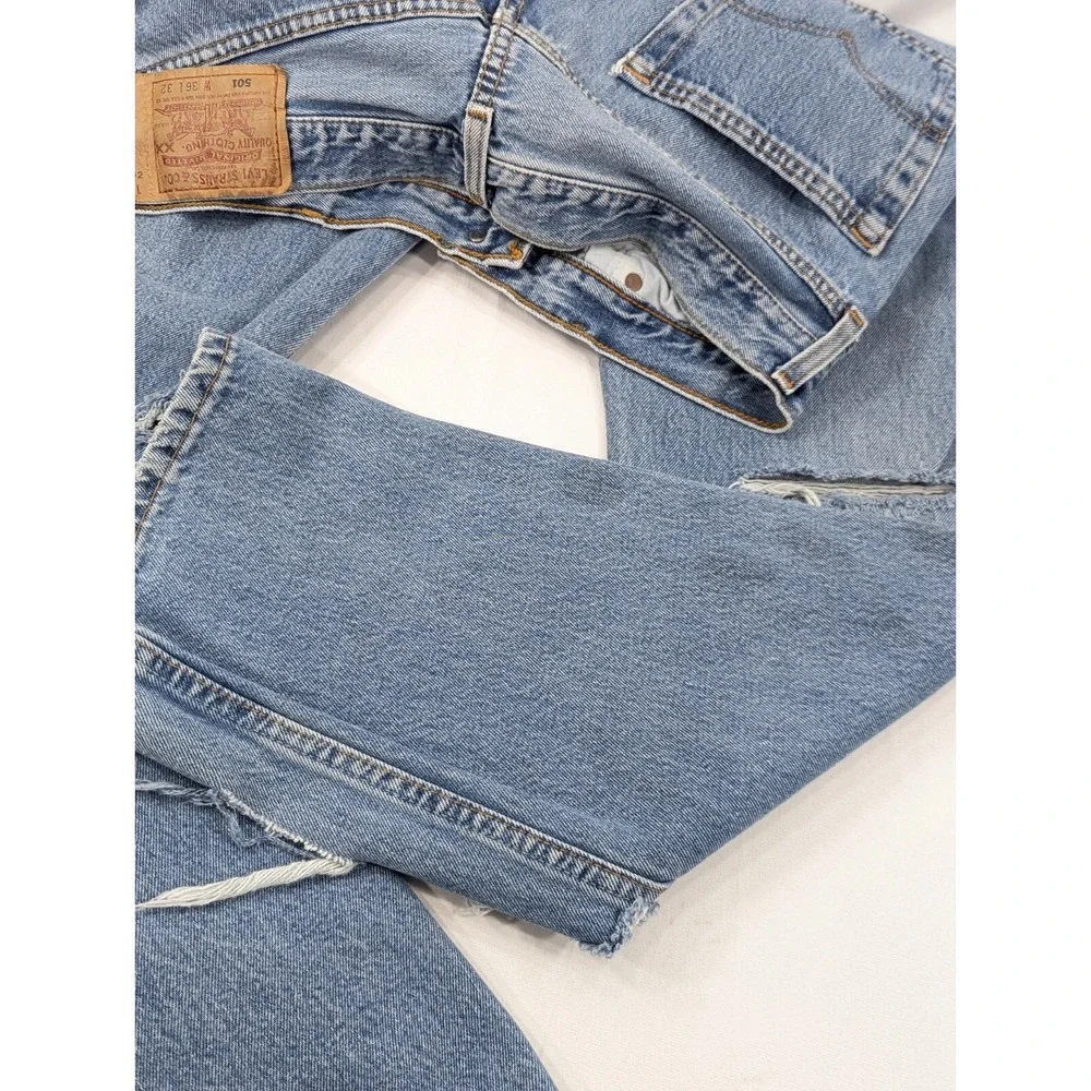 Levis several rips