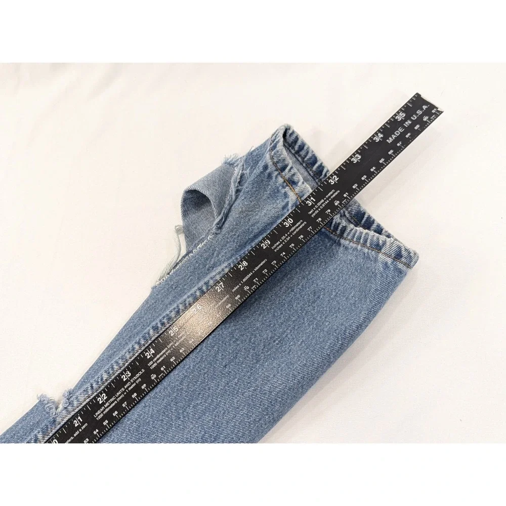 Levis several rips