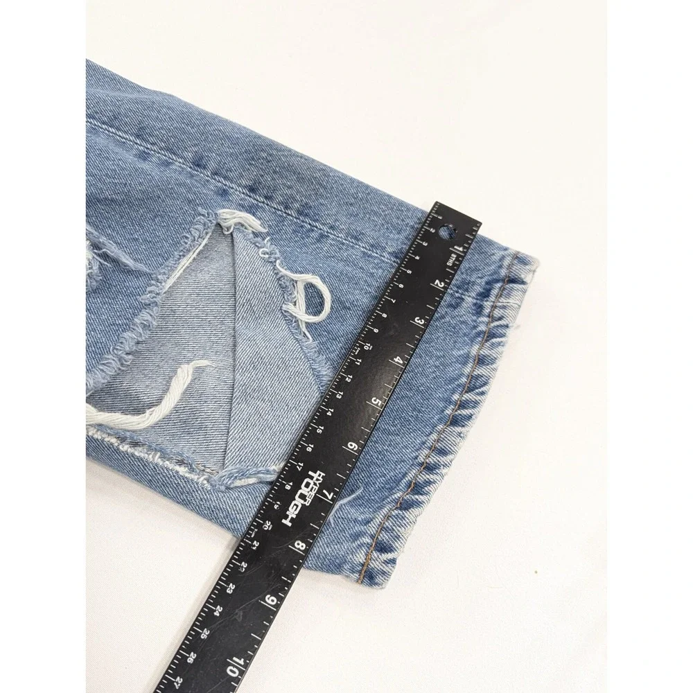 Levis several rips