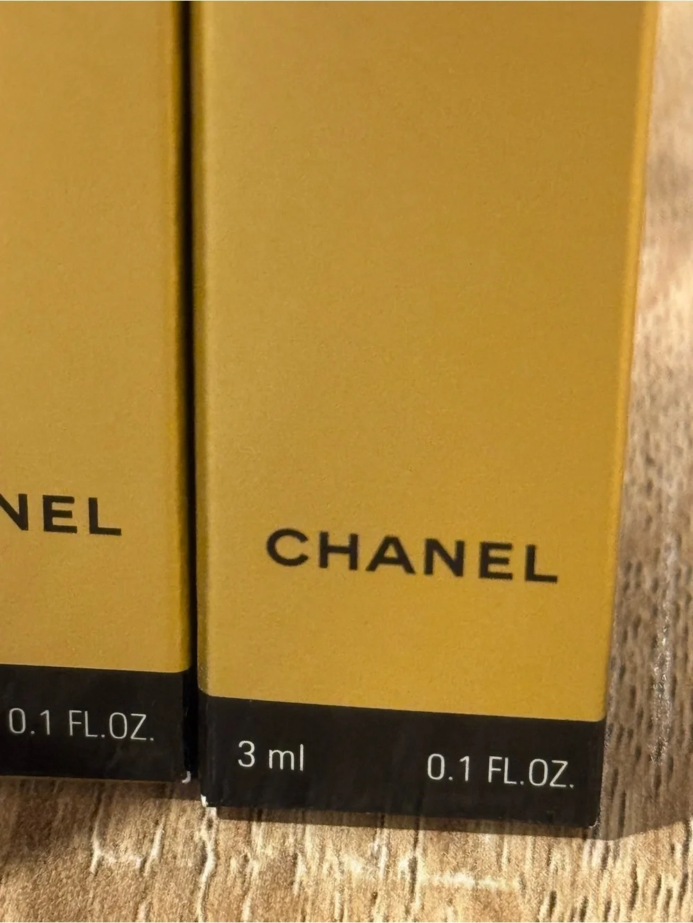 CHANEL luxe each
