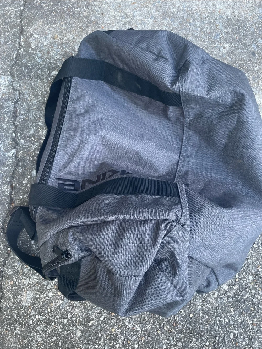 Dakine sturdy duffel