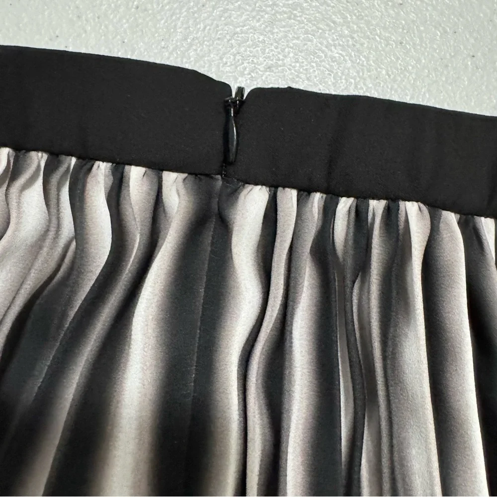 NWT Eileen Fisher Pleated Ombre Skirt Small NWT