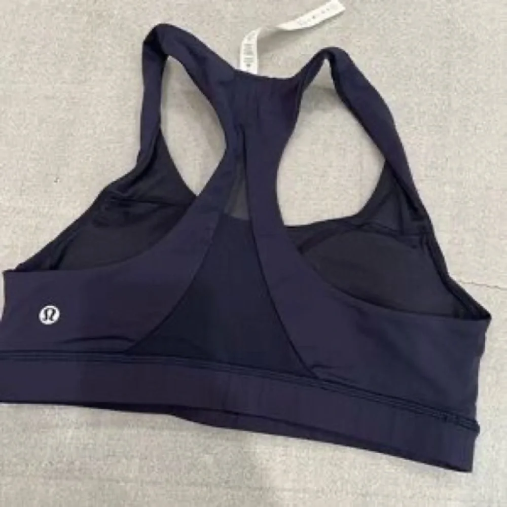 N/A comfortable black