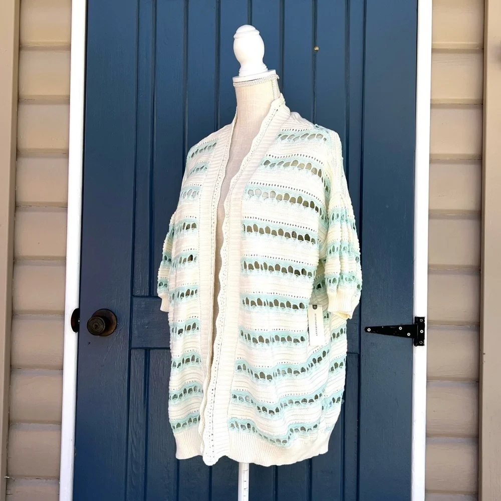 Maeve chic open