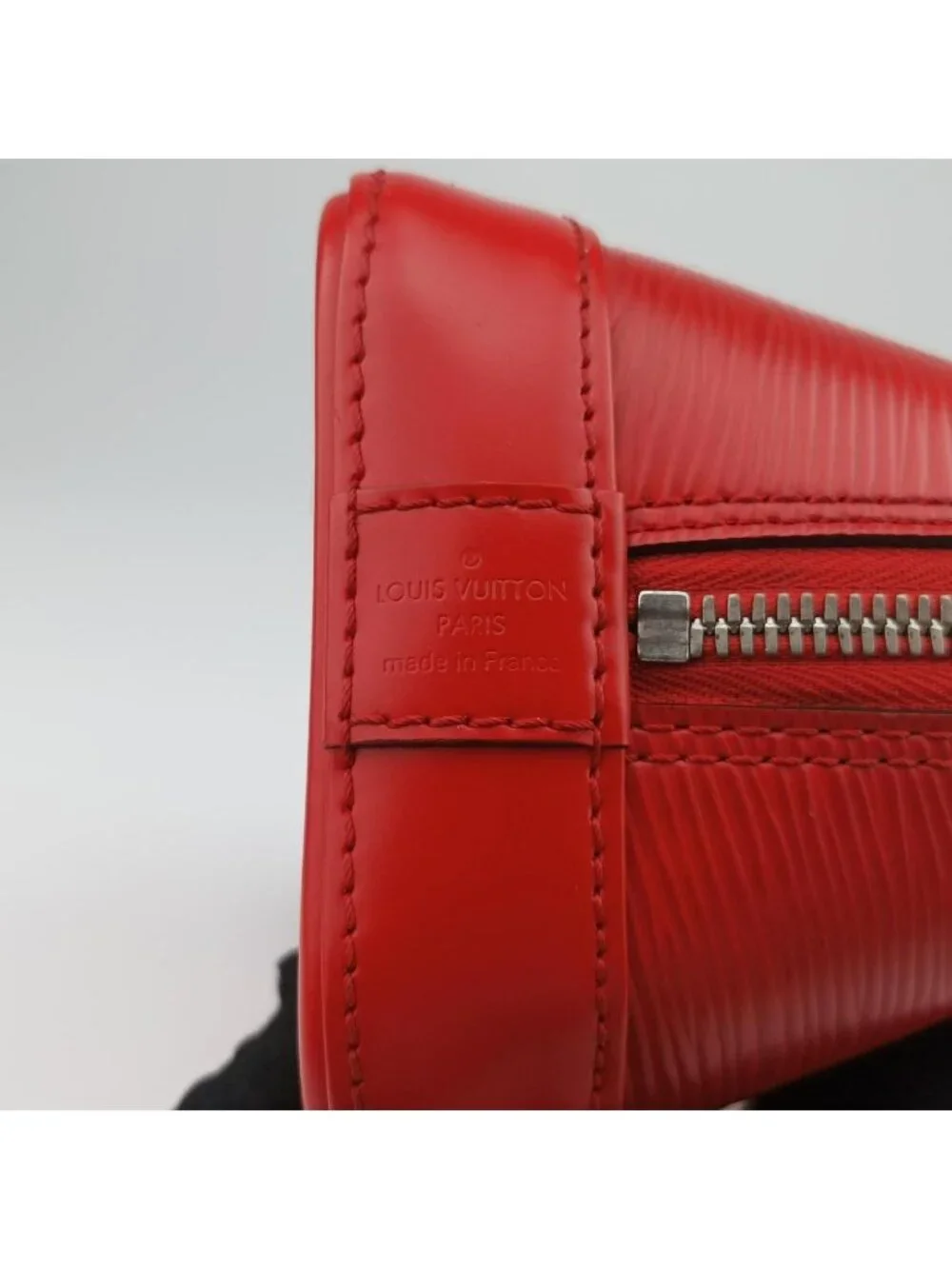 Louis Vuitton alma adjustable slight