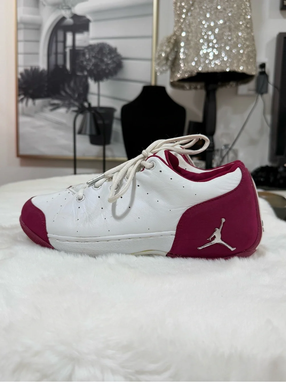 Women’s Jordan Low-Top Sneaker in White & Burgundy size 8