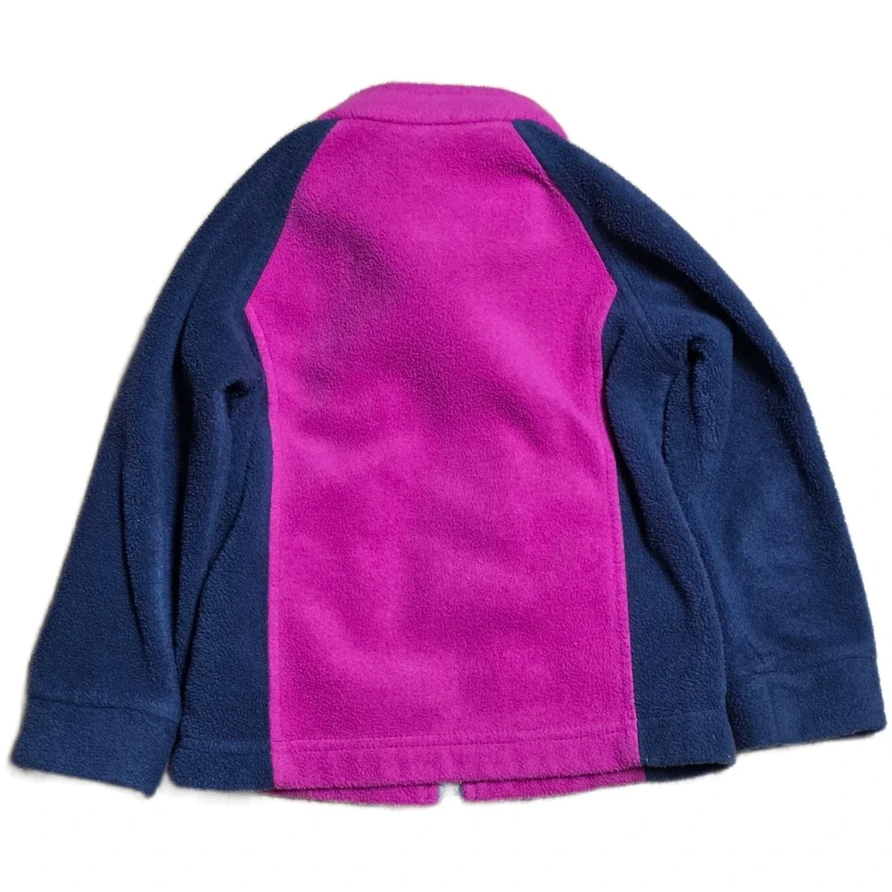 Columbia cozy up