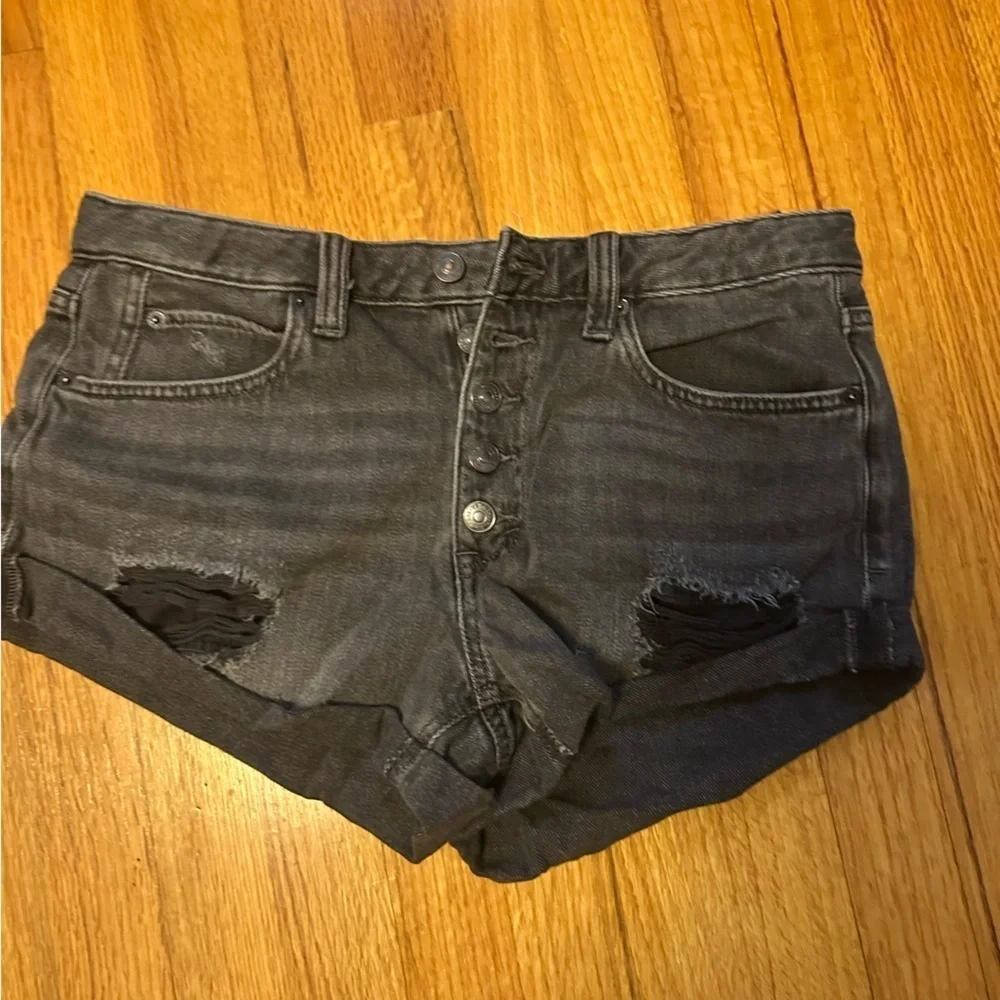 We The Free People Womens Black Button Fly  distressed Shorts 28 (b5