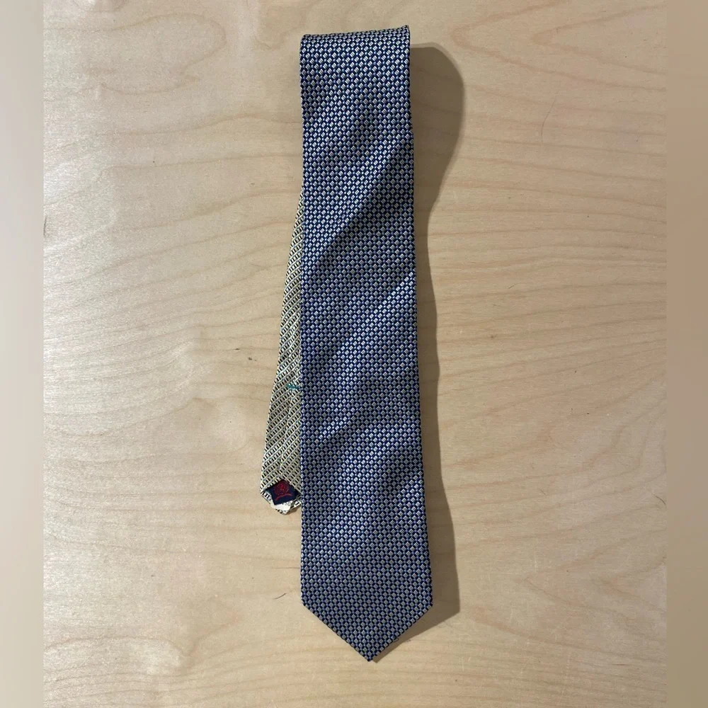 Tommy Hilfiger stylish navy