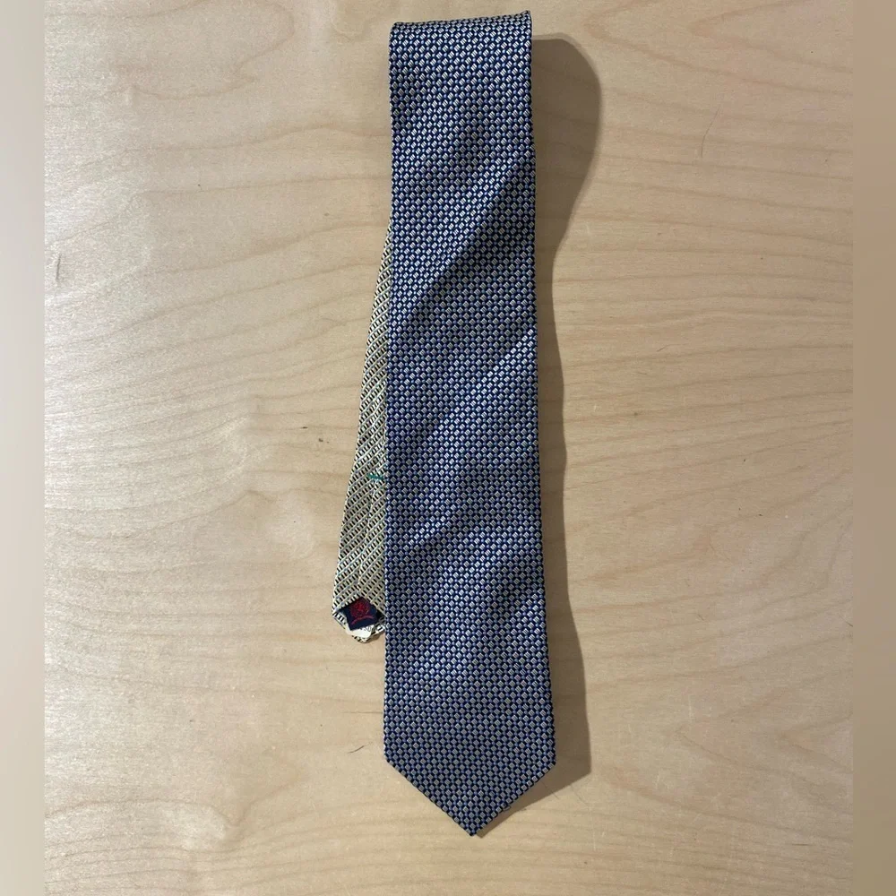 Tommy Hilfiger stylish navy