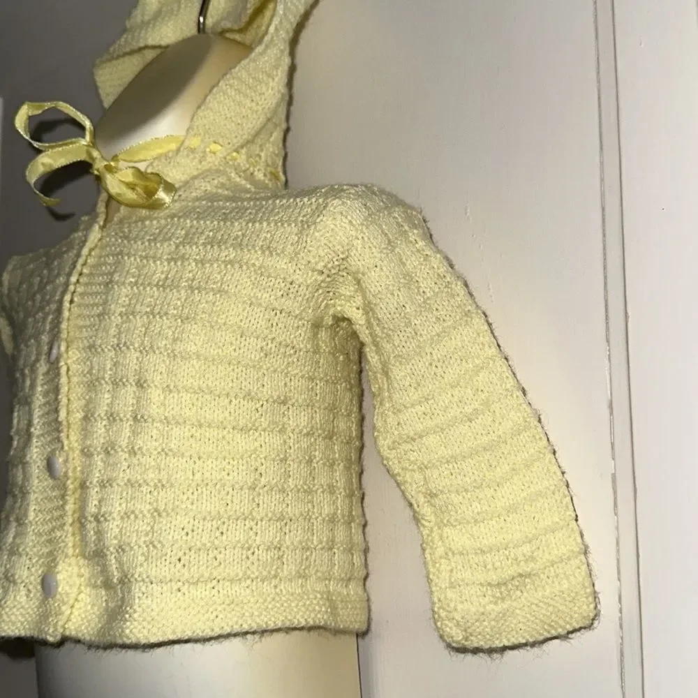 Vintage yellow pom