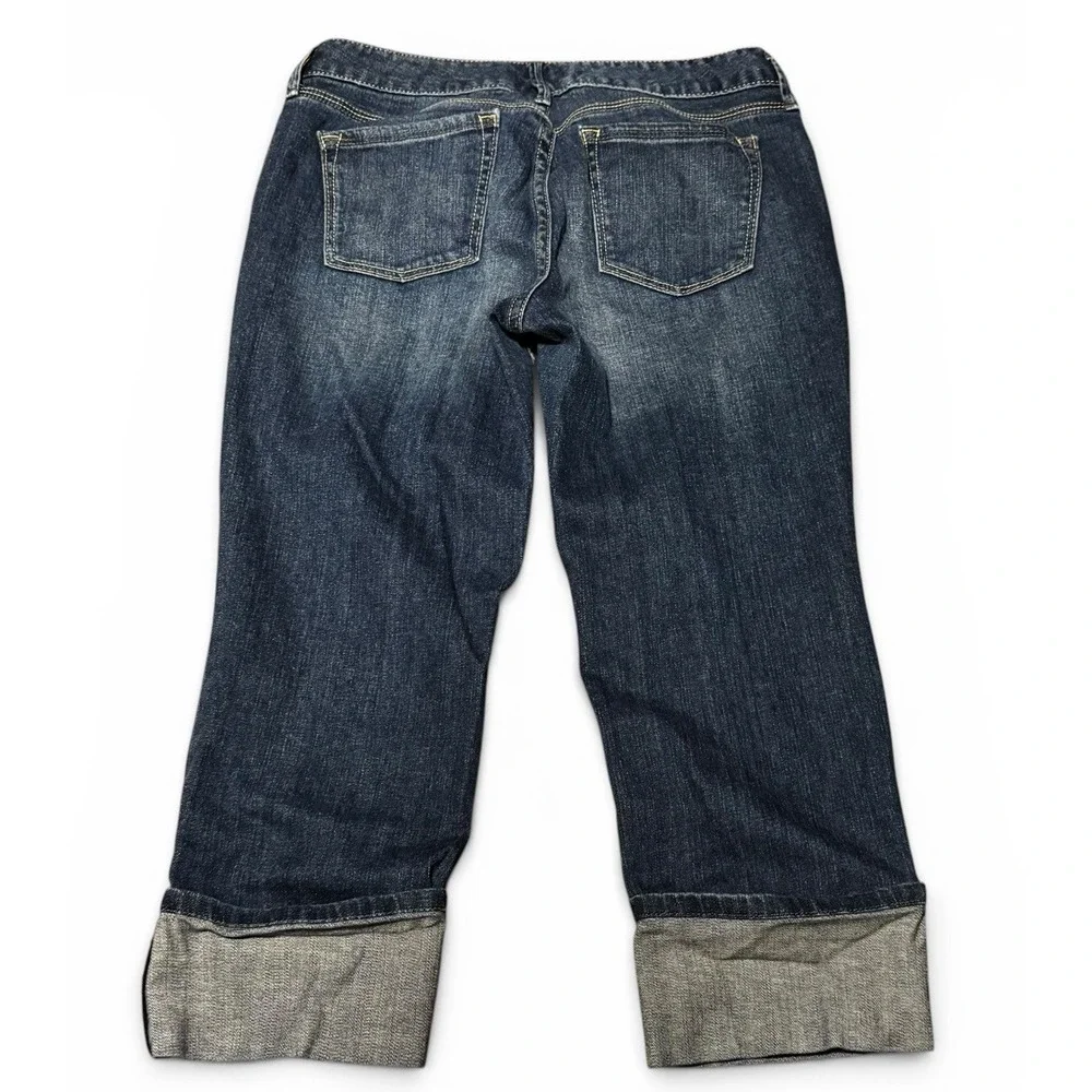 Banana Republic brand banana