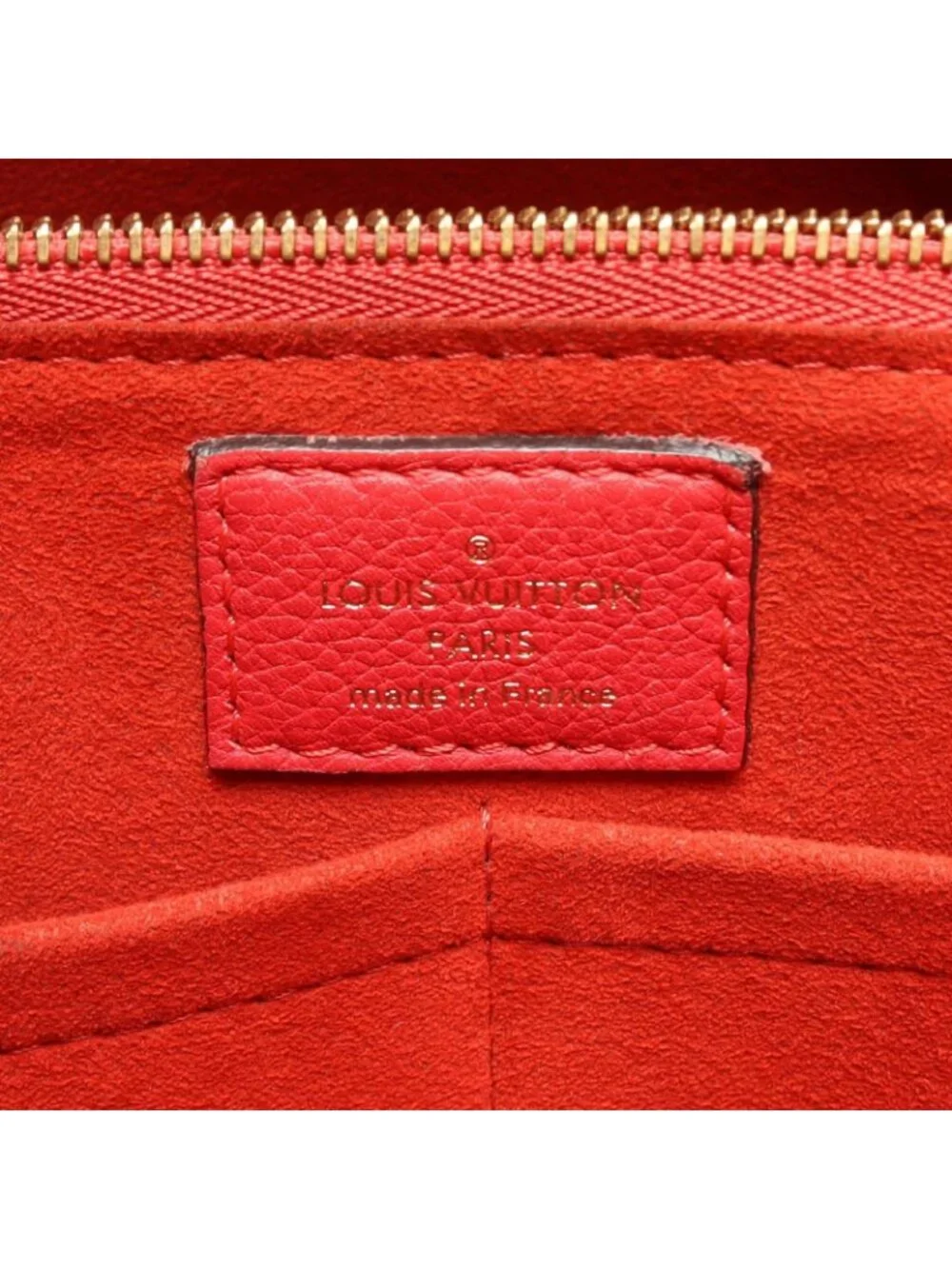 Louis Vuitton 08 features tote