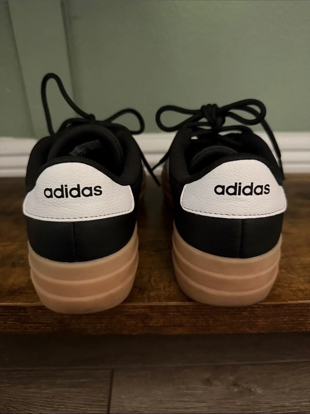 adidas men sneaker