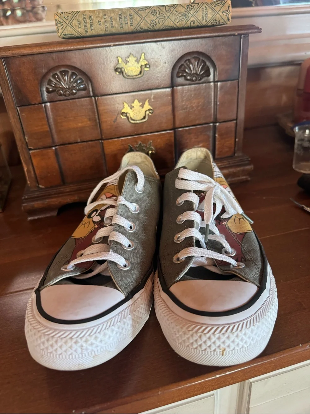 Converse Looney Tunes Green Sneakers
