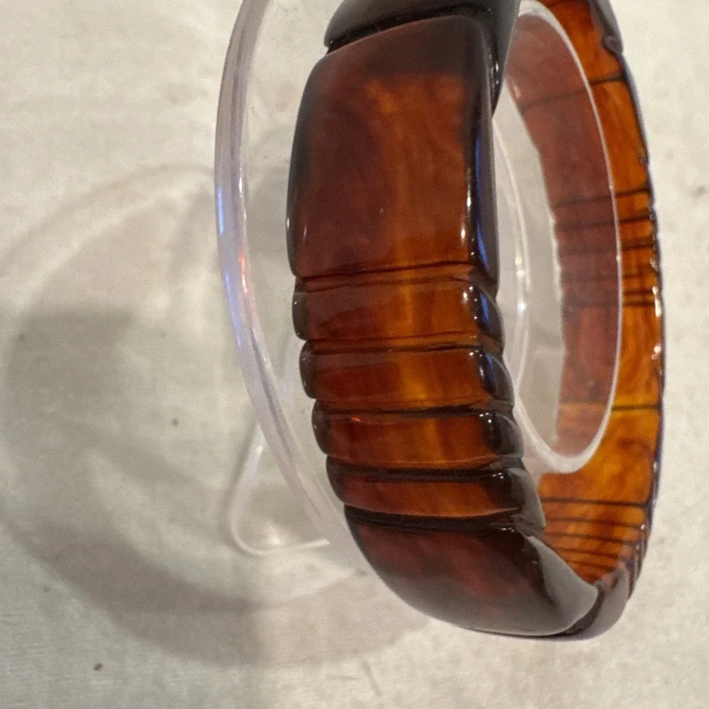 The Unbranded Brand nice bakelite