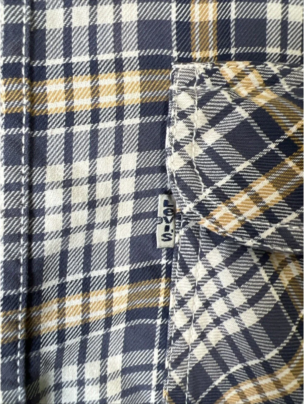Levi’s Plaid Long Sleeve Shirt Size XL - 1099-1V