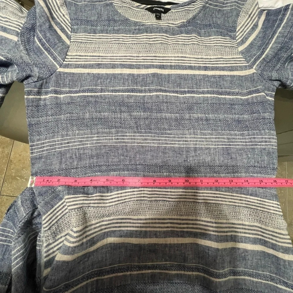 Express embrace relaxed
