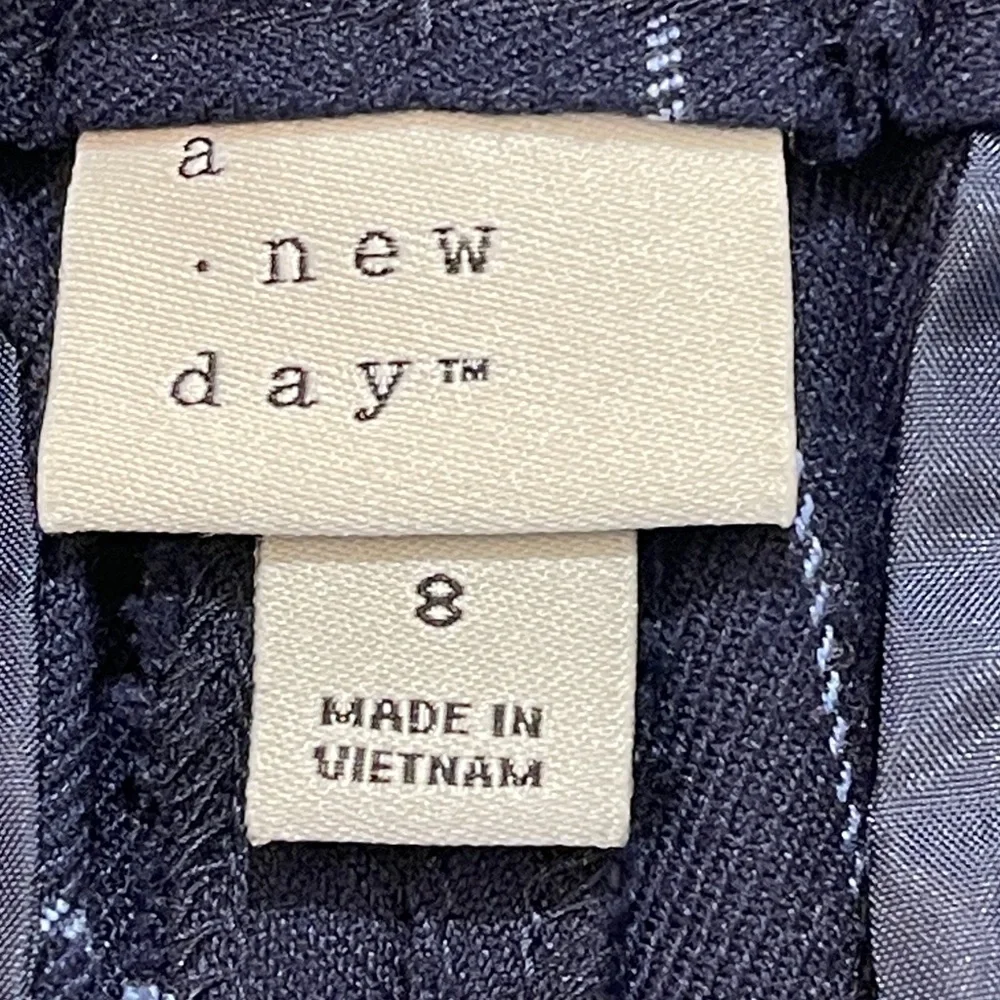 A NEW DAY  WOMENS SIZE 8 Navy Checkered PANTS ZIPPER FRONT ELASTIC WAISTBAND