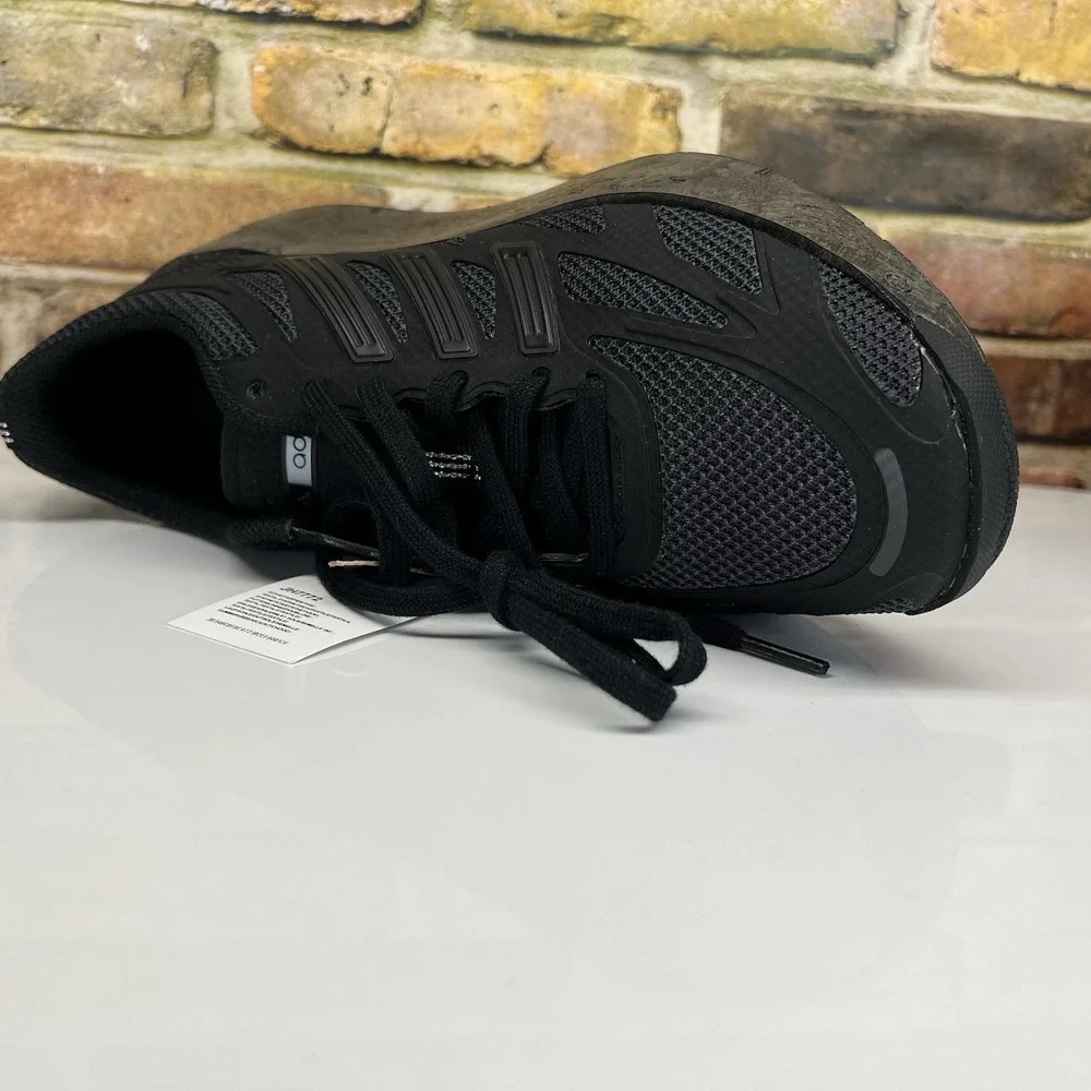Mens 8 , Womens 9 - Adidas Originals Adizero Aruku  Running Shoes  Core Black