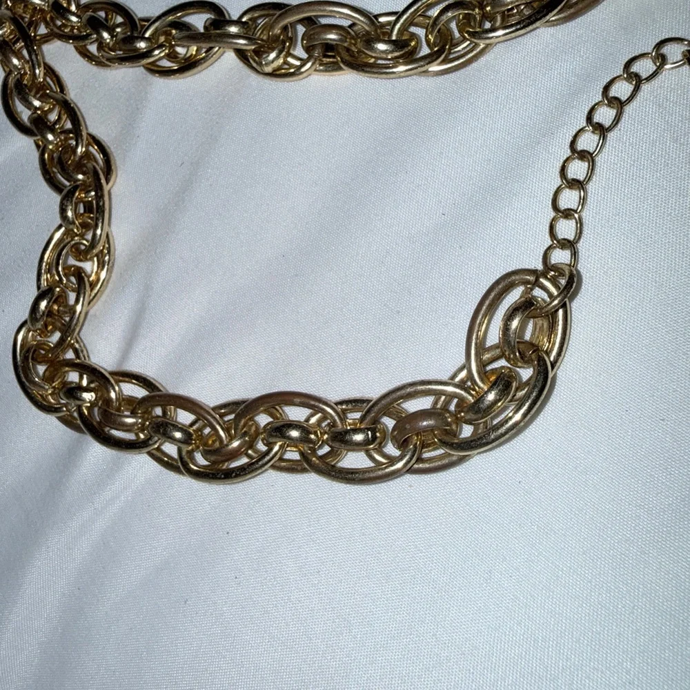 Express Bold Gold Chainlink Necklace