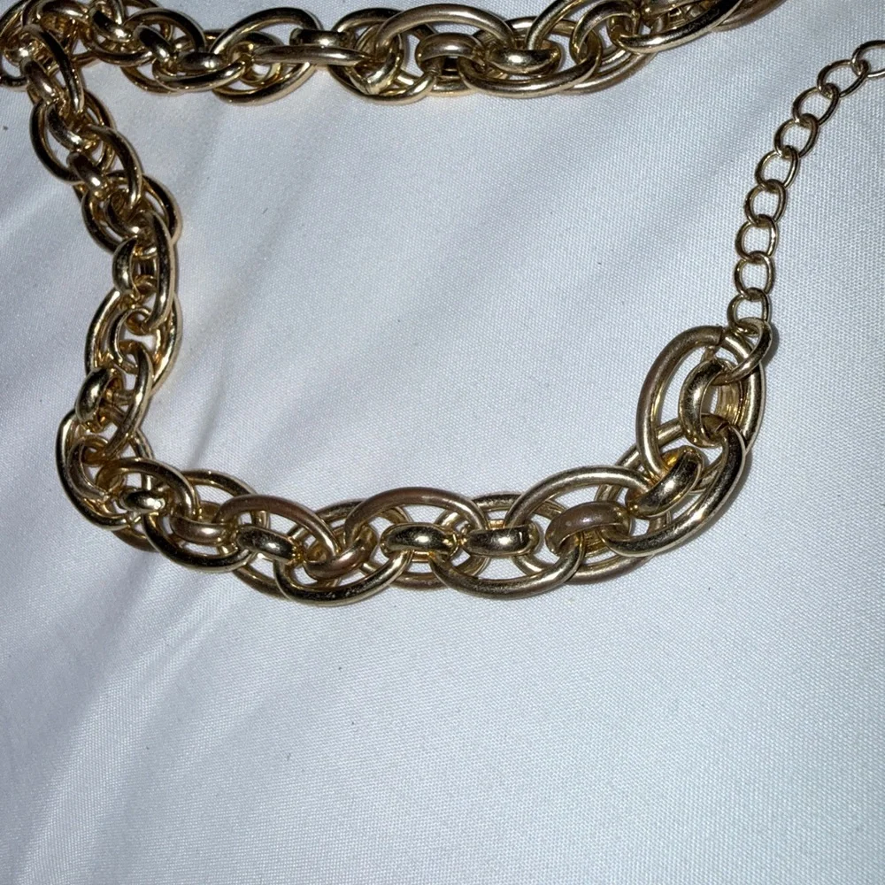 Express Bold Gold Chainlink Necklace