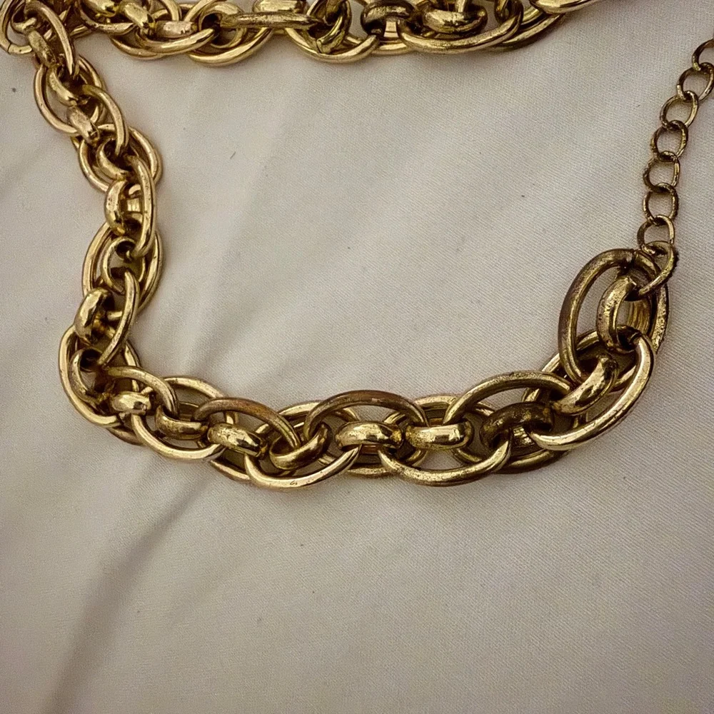 Express Bold Gold Chainlink Necklace
