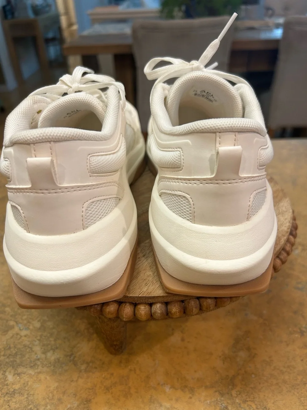 APL sneaker white