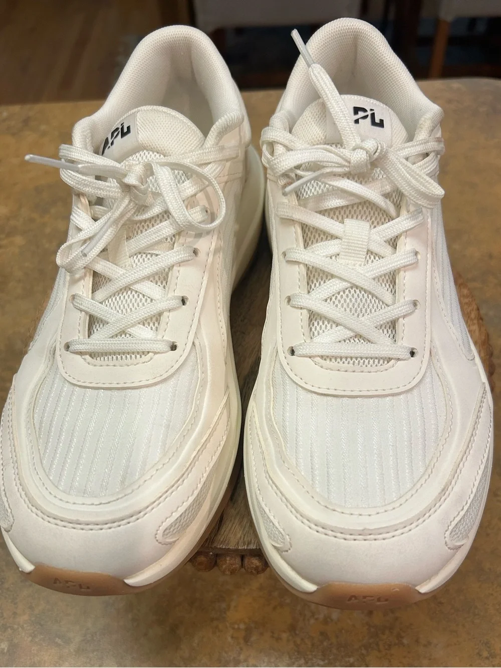 APL lace accents jogger