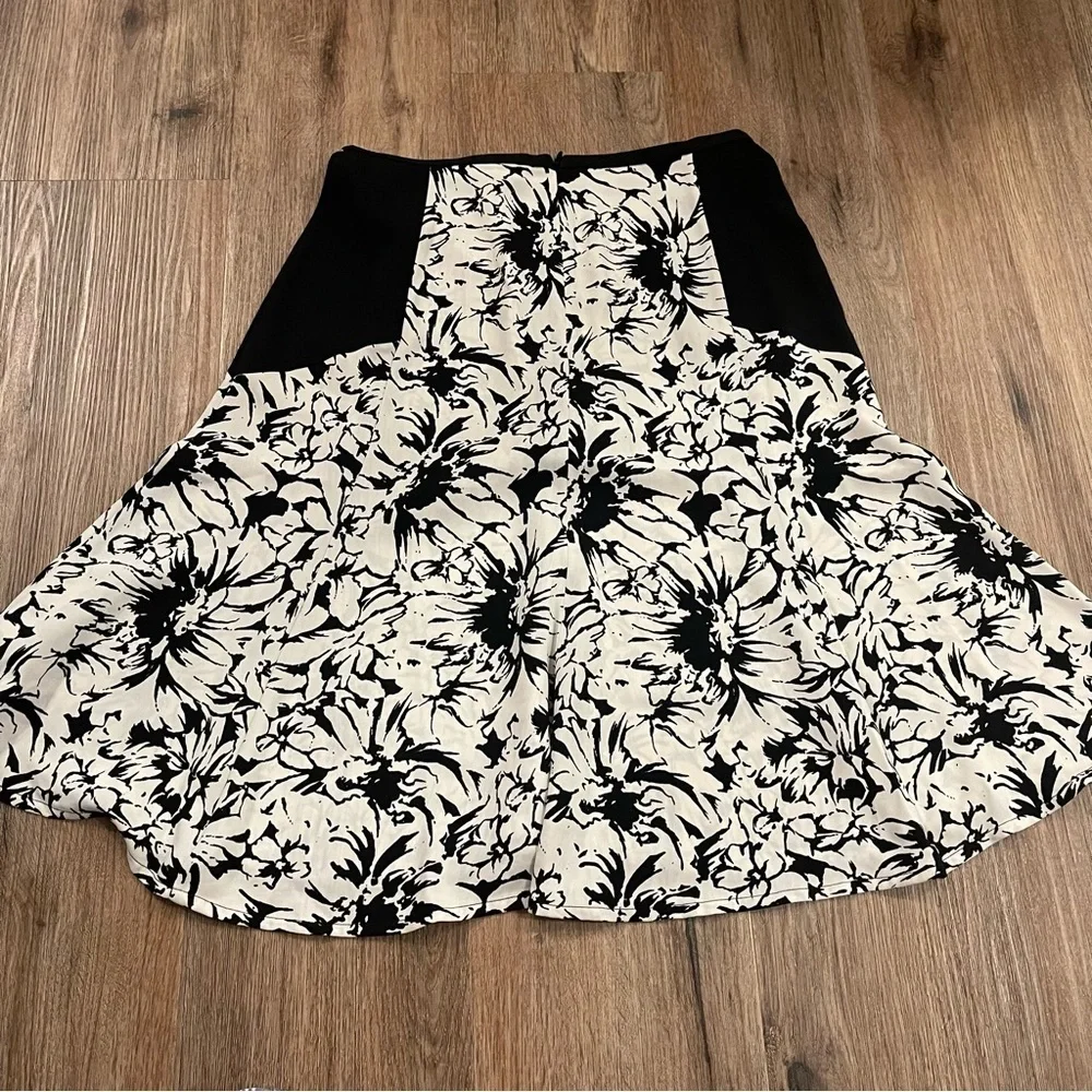 Rober Rodriguez Skirt Women’s Sz 2 Black White Floral Flowy Feminine Spring