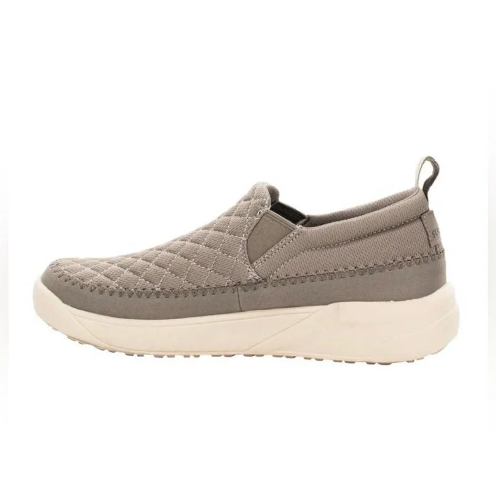 Staheekum women slip