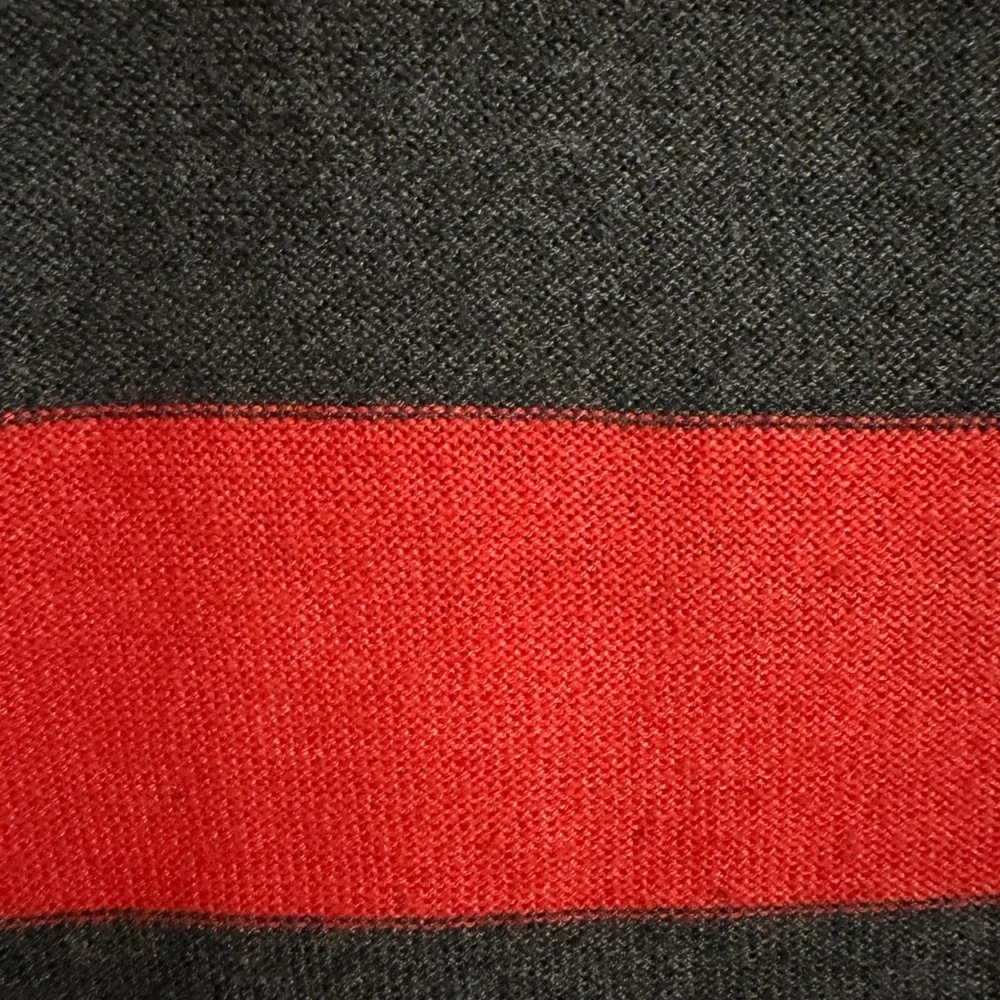 Aeropostale red gray