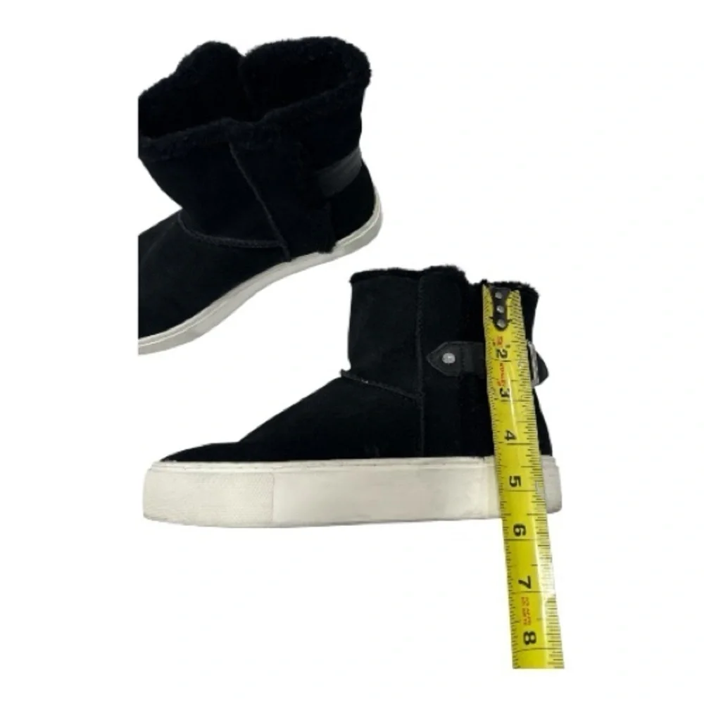UGG stylish black