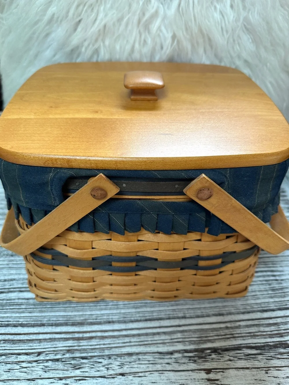 Longaberger Harbor Basket 1998 Collectors Edition w/ Wooden Lid - Original Box