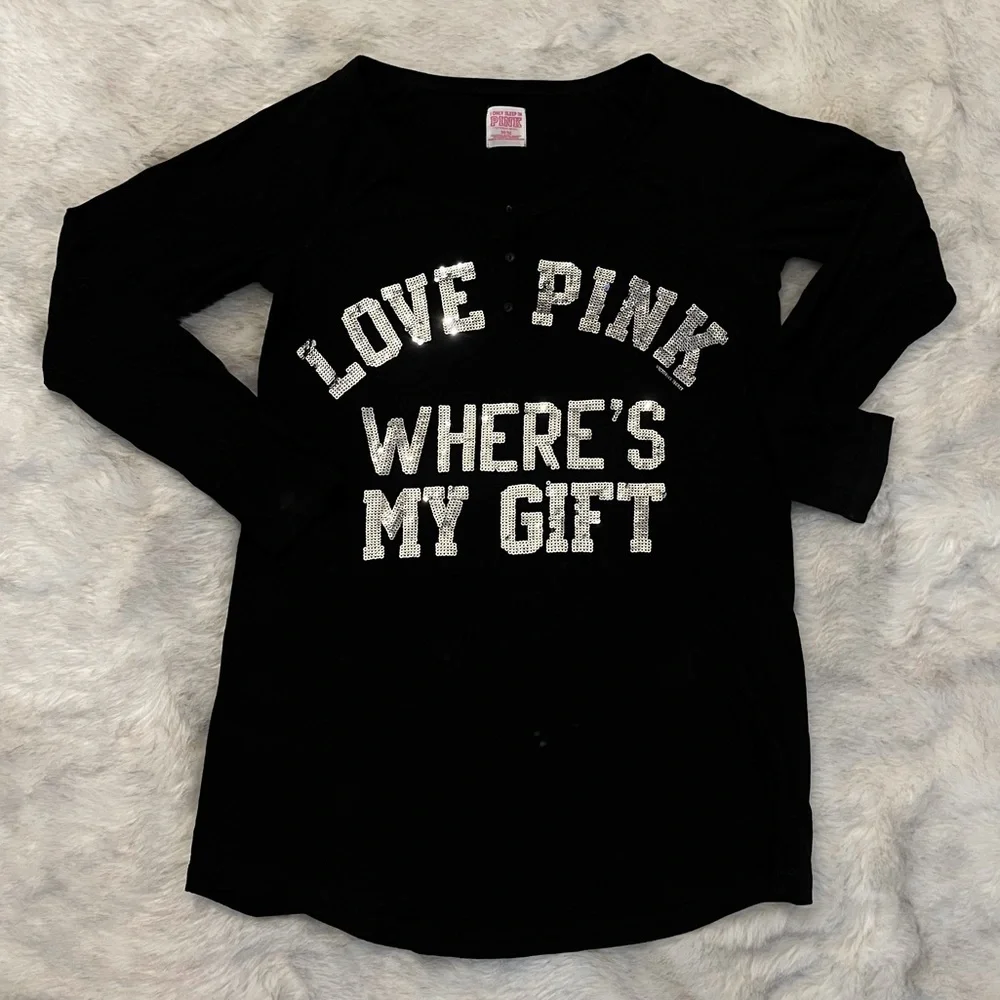 Victoria’s Secret Pink Vintage Where’s My Gift Sequin Black Pajama Sleep Shirt M