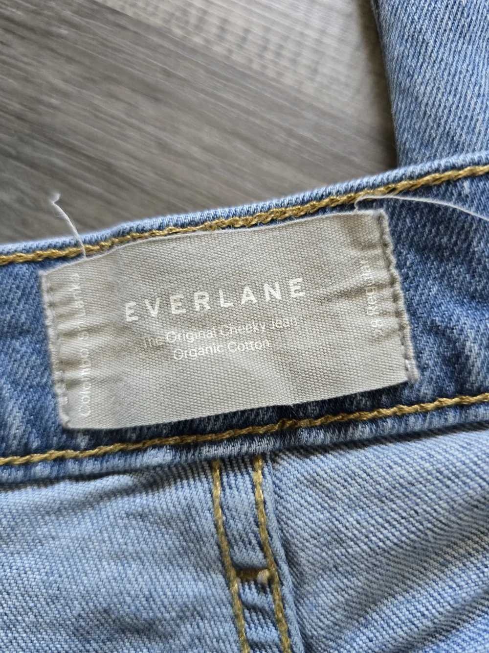 Everlane wear signs