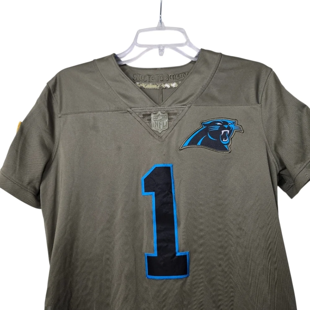 Nike shirt size