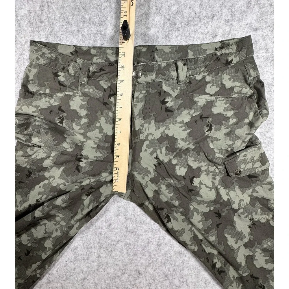 Eddie Bauer Travex Pants Womens 14 Green Camo Capri Stretch Ruched Lightweight