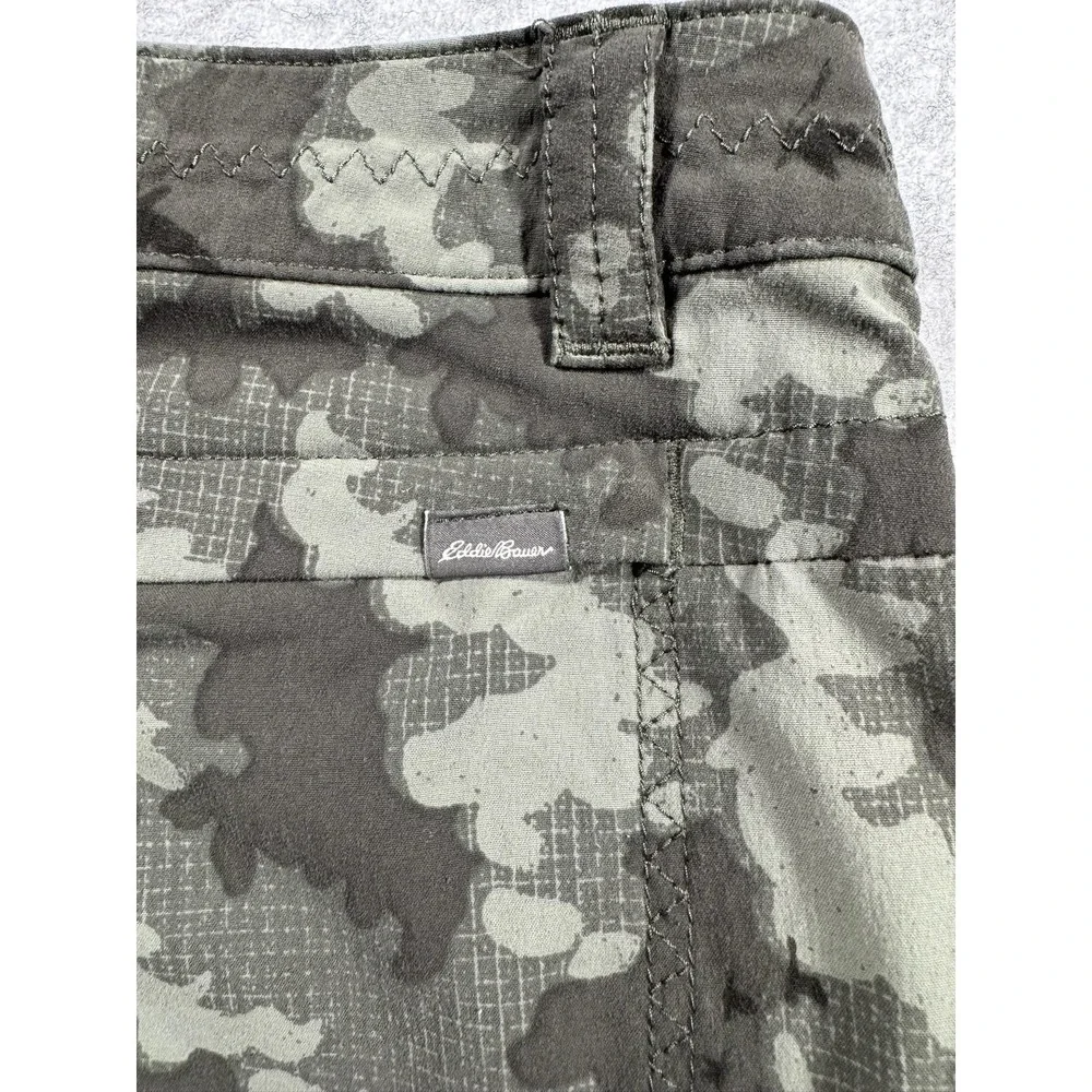 Eddie Bauer Travex Pants Womens 14 Green Camo Capri Stretch Ruched Lightweight