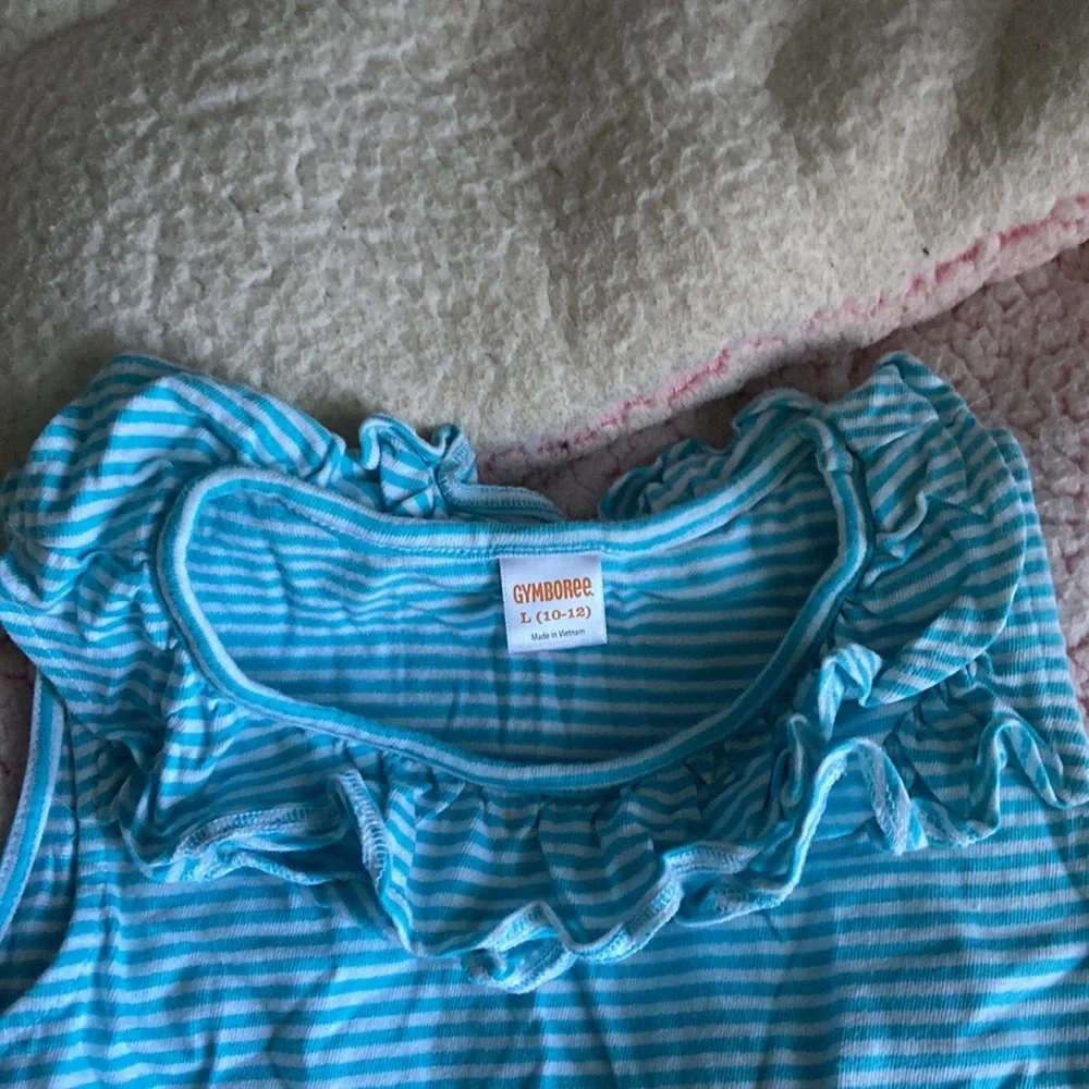 Girls Gymboree tank top with ruffle at the top!!