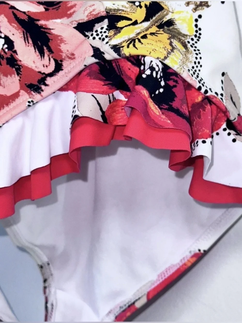 Decree One-Piece Size S White Red Floral Rose Print Swimsuit Ruffle Trim