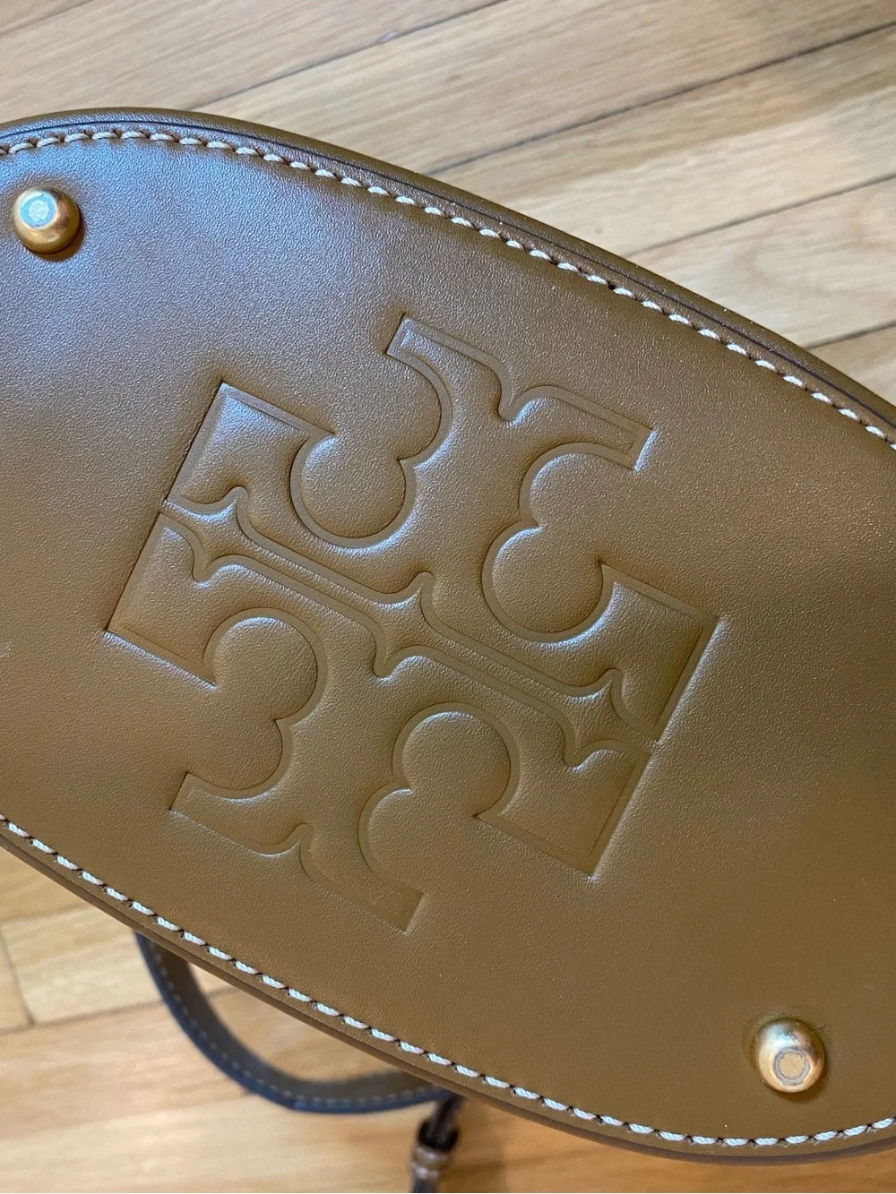 Tory Burch trim top logo