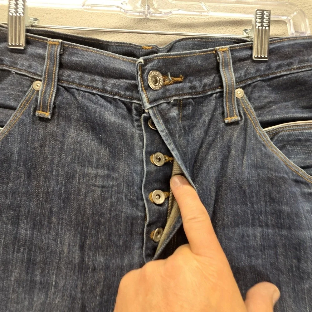 Levis 11775 important